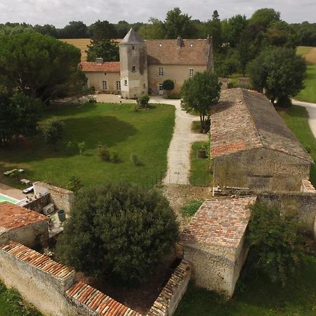 Gite Du Chateau De Pernan Avy 외부 사진