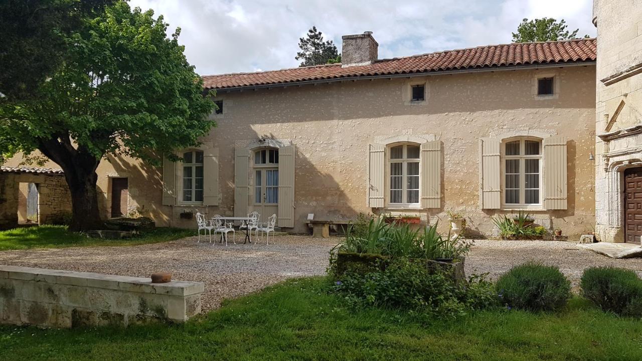 Gite Du Chateau De Pernan Avy 외부 사진