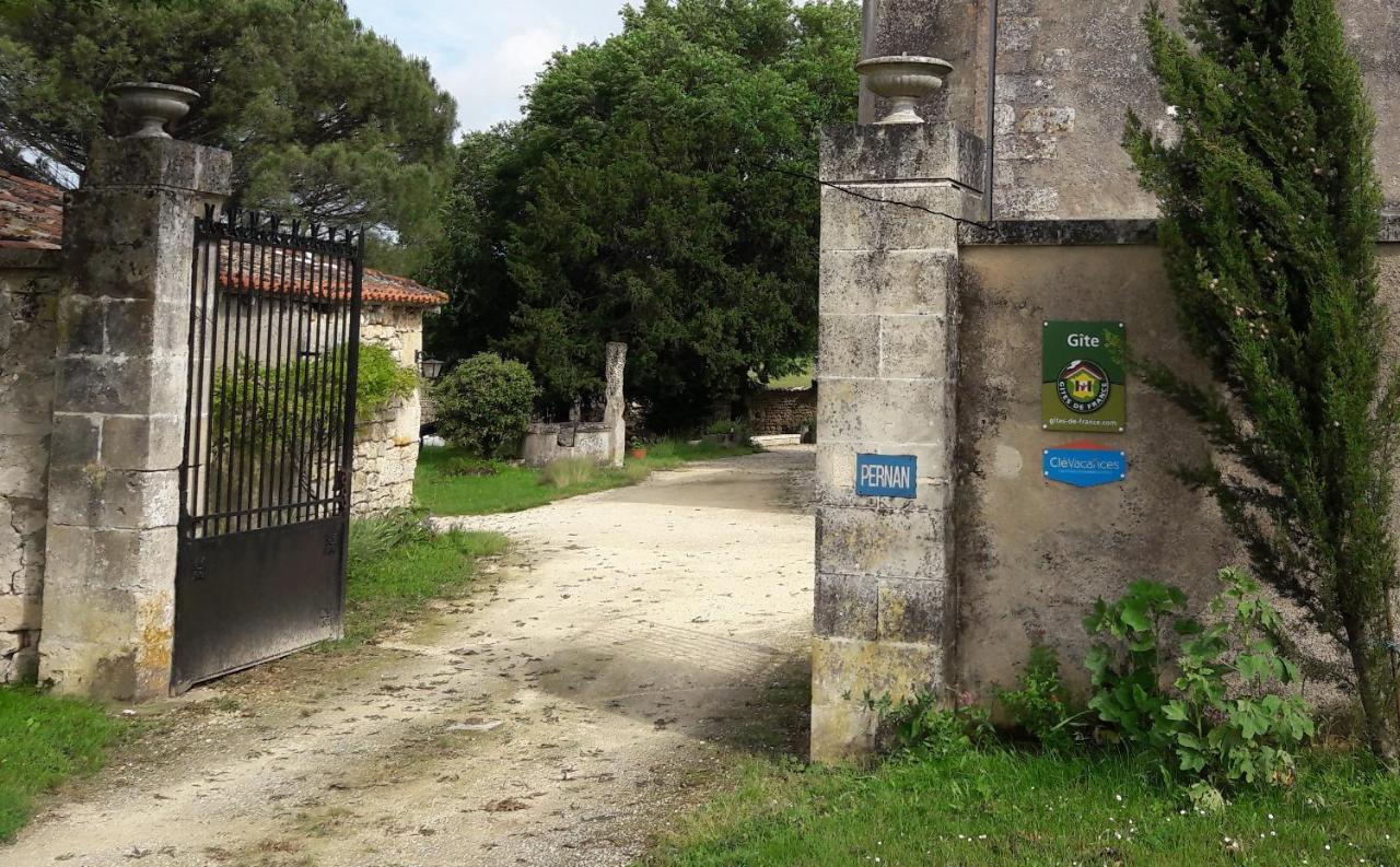 Gite Du Chateau De Pernan Avy 외부 사진